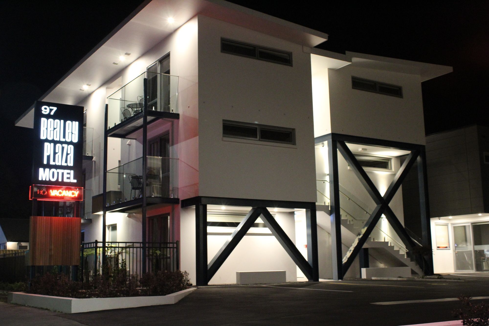 Bealey Plaza Motel Christchurch Esterno foto The Beacon Plaza Motel at night
